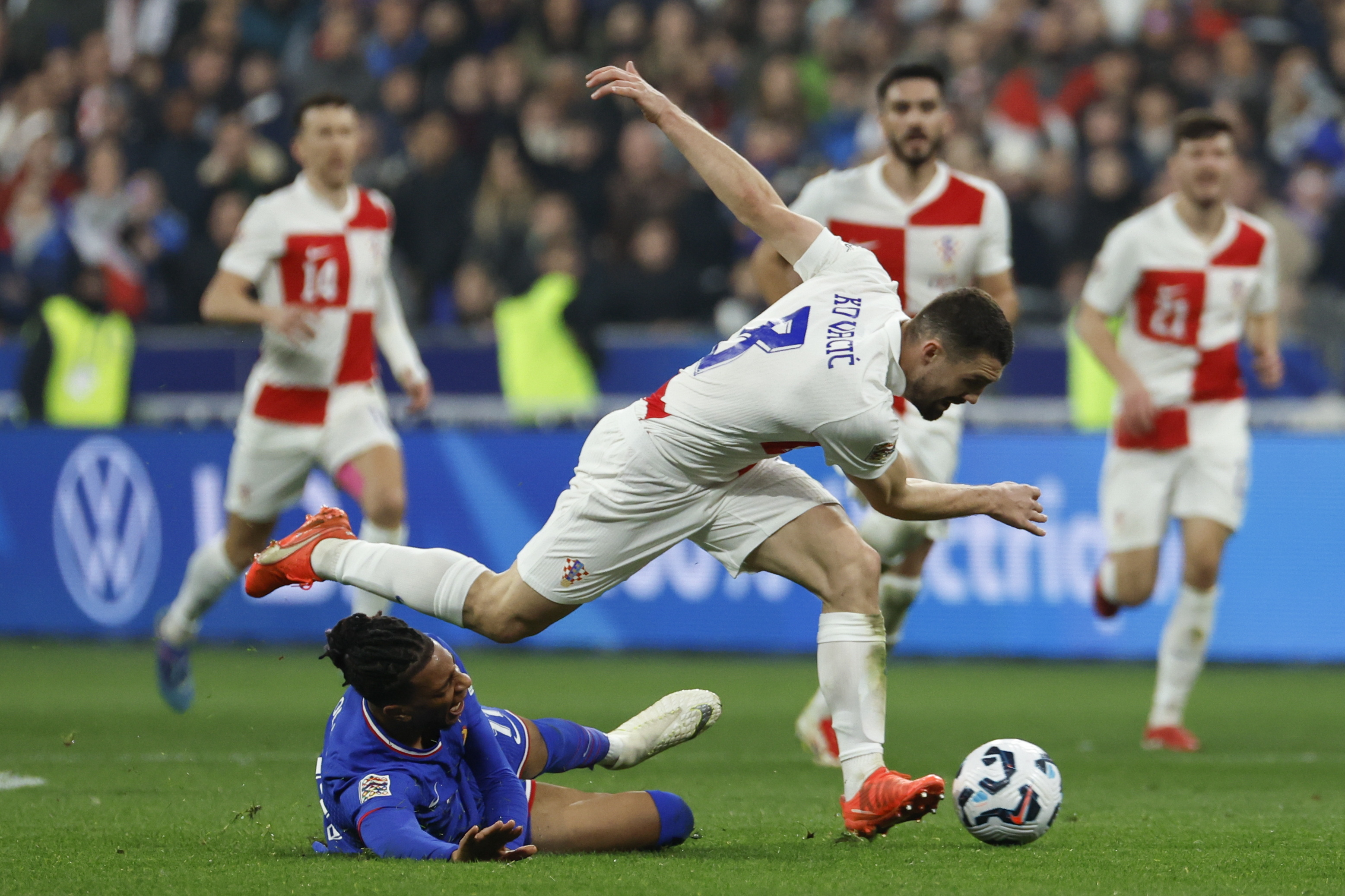 欧洲国家队准备迎战国际足球赛事