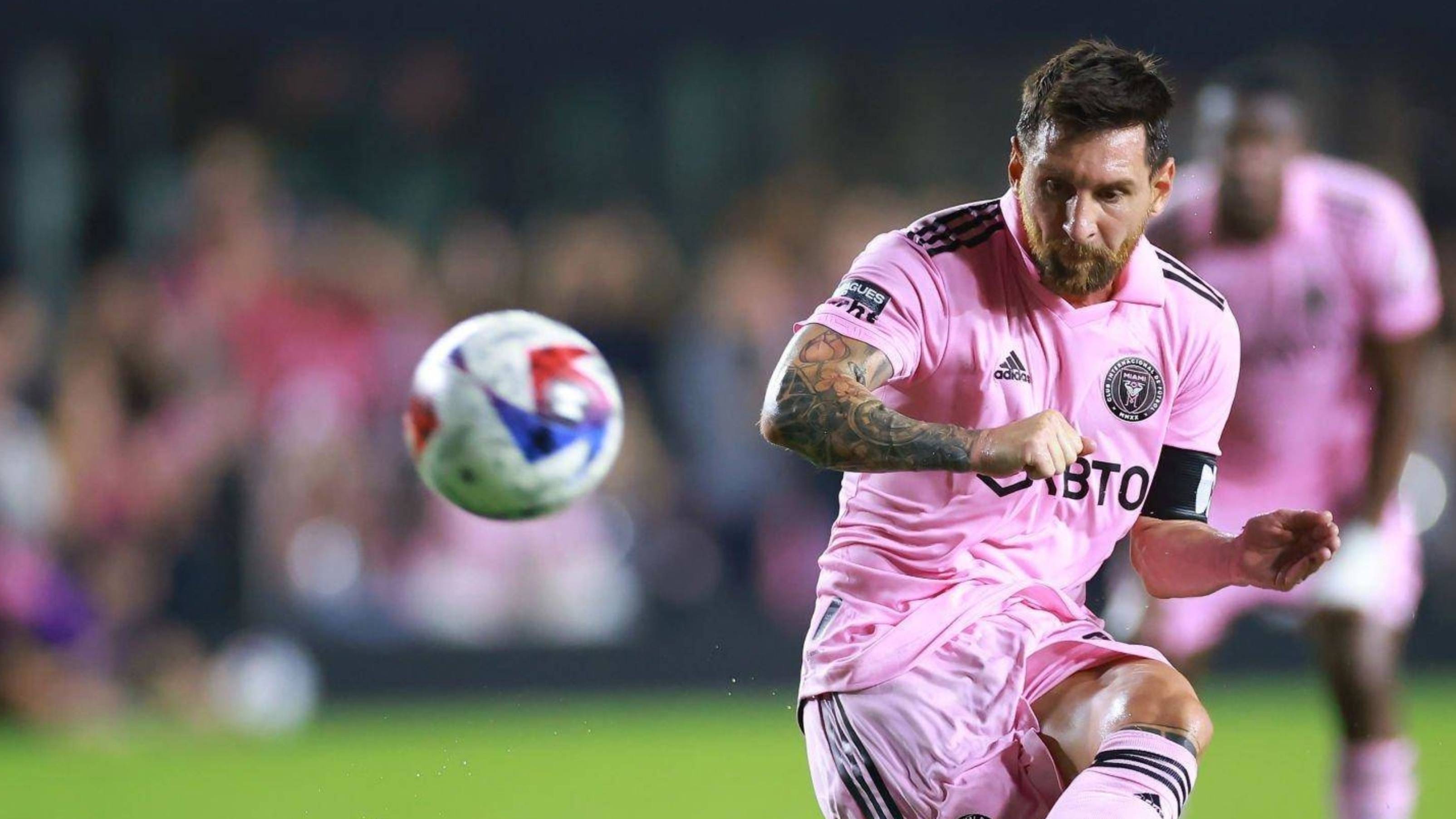 包含梅西连续十五场比赛得分超过大胜，热火挑战极限！的词条